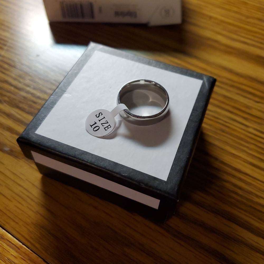 W 0k white gold 6mm wedding band